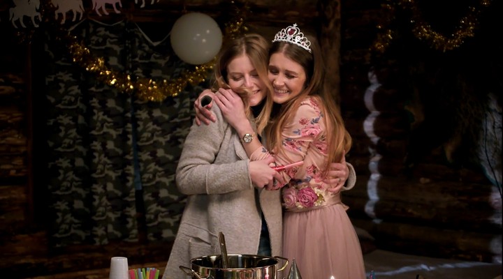 Hranica - Jana Labajová a Viktória Valúchová